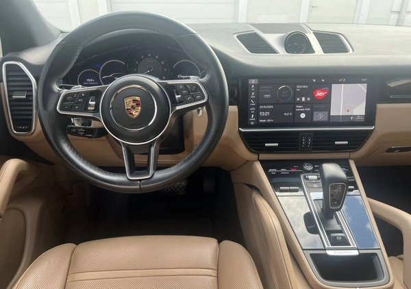 Porsche Cayenne cena 249000 przebieg: 85000, rok produkcji 2019 z Pobiedziska małe 106